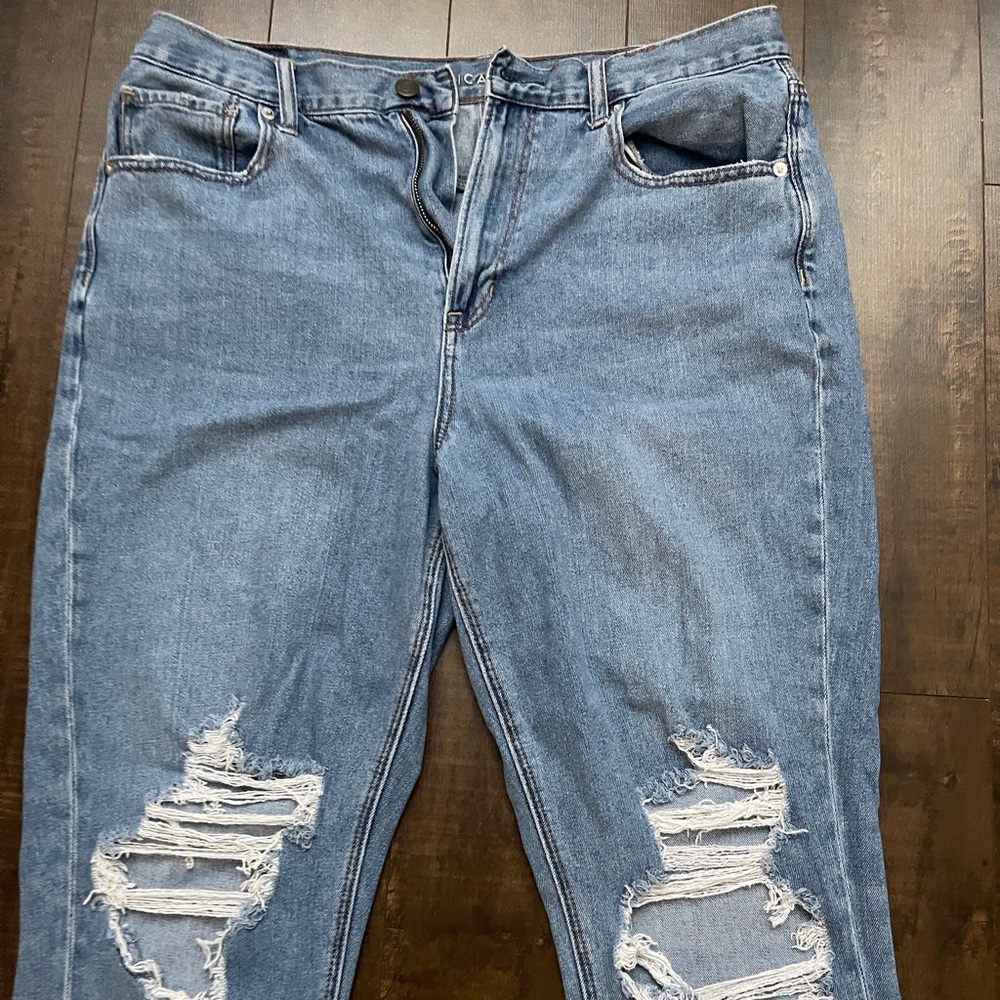 American Eagle straight fit mom jeans
